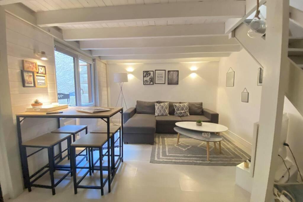 Au Coeur De La Cite Medievale Apartment Laon Luaran gambar